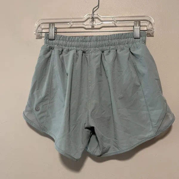 Lululemon Hotty Hot Short II *Long 4" in Hazy Jade Green Size 4‎ Tall - Image 5