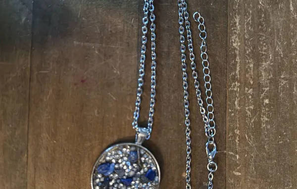 Silver tone round druzy pendant necklace - Image 2