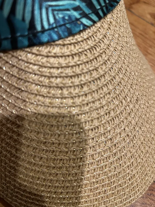 bon voyage STARBOARD NWT Wide Brim Straw Visor Hat with green leave Print Band - Image 7