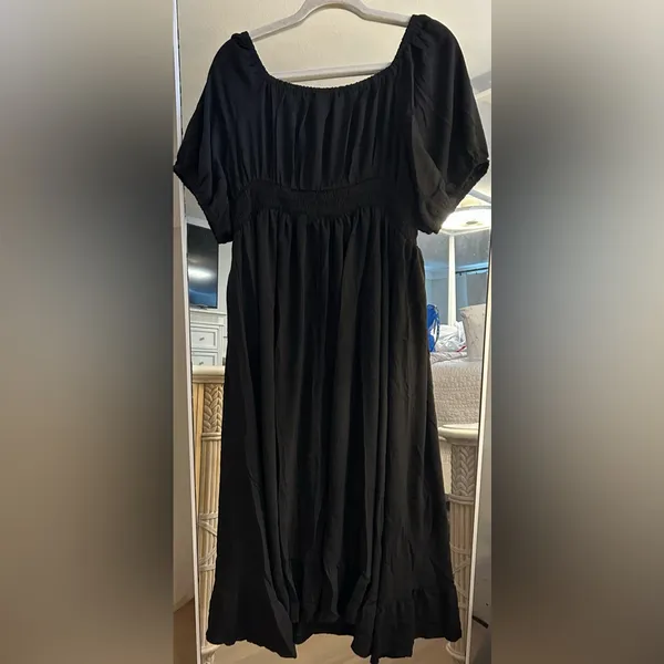 NEW Plus Size V Neck Short Sleeve Smocked Elastic Waist Ruffle Hem Maxi Dress 1X - Image 2