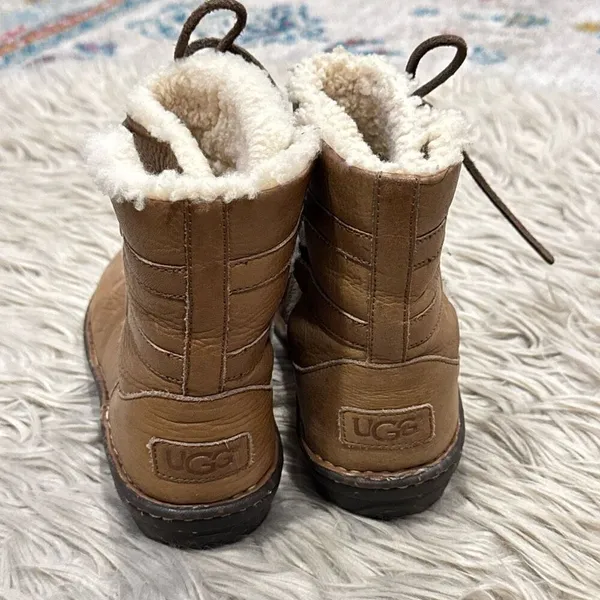 UGG Caspia 1932 Tan Leather Lace Up Ankle Sheepskin Warm Boots Womens Sz 8 - Image 5
