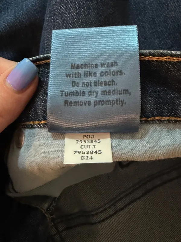 Carhartt Women’s Relaxed Fit Jeans Size 16 Dark Wash Workwear Denim - Image 6