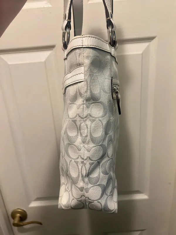 COACH White and Silver Shimmer Signature C Shoulder Purse - Image 7