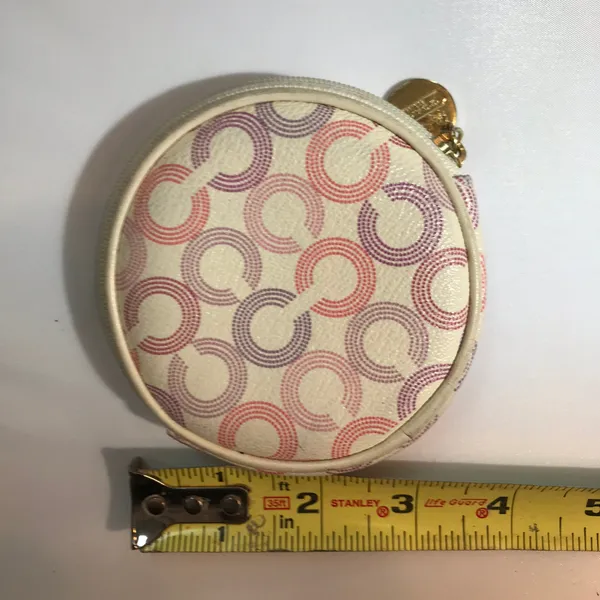 Coach Cream Round Shape Wallet - Image 3