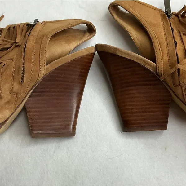 Vince Camuto Womens 9.5M Tan Suede Fringe Open Toe Wedge Ankle Booties - Image 5