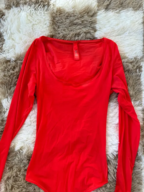 SKIMS Bodysuit - Image 2