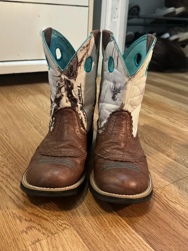 Women’s Ariat Fatbaby Cowboy Boots - Image 2