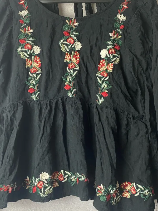 American Eagle Boho Embroidered Black Peasant Blouse Festival Feminine S - Image 3