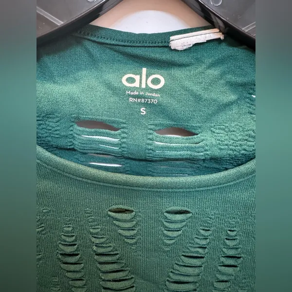 Alo Yoga wanderer long sleeve top - green shirt - Image 3