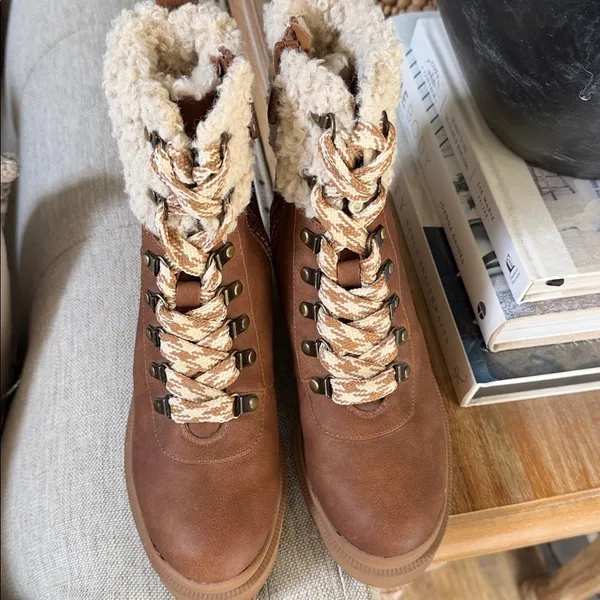 160- Circus by Sam Edelman Sambert Sherpa Lace-Up Ankle Boots NWOB Size 7 - Image 3