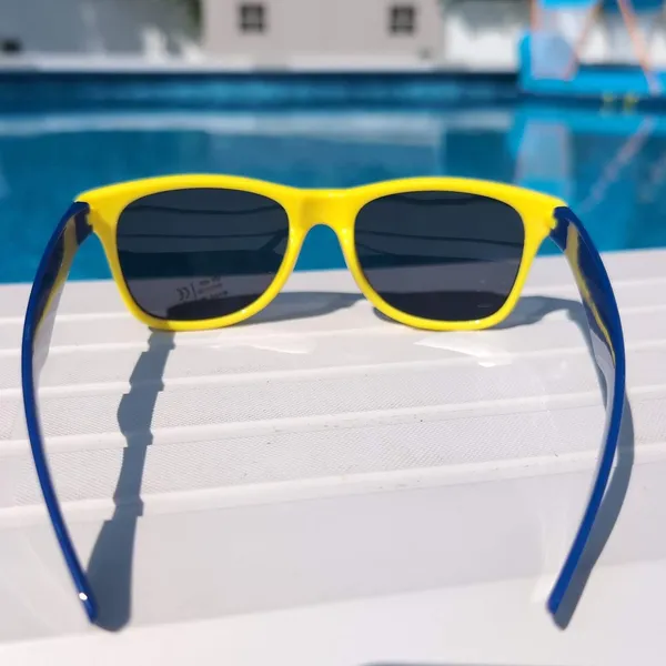 Cupcake Wine Vineyards Yellow & Blue Choose Joy Branded 400 UV Sunglasses - NWOT - Image 10