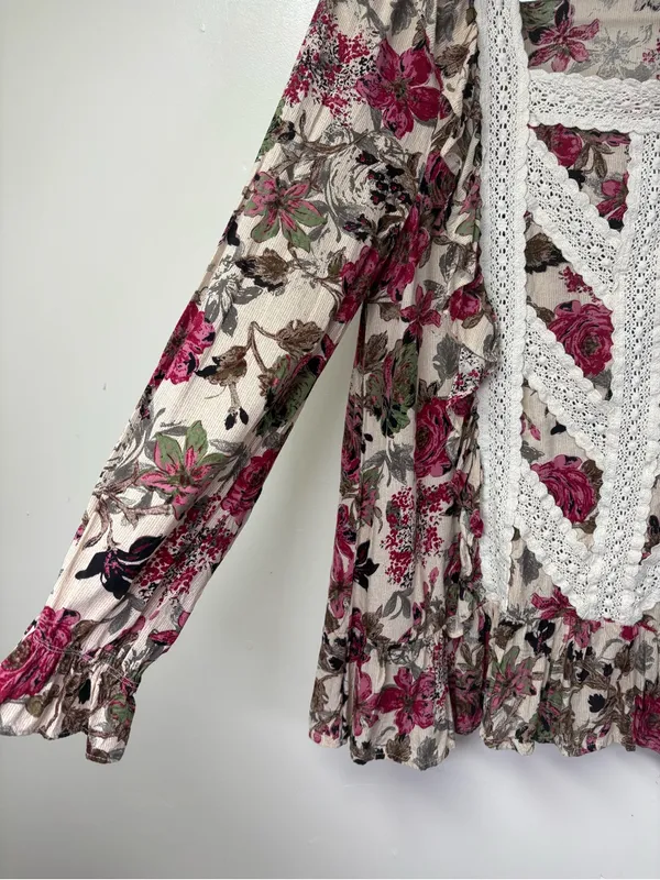 Entro Women's Sz L Floral Lace Boho Cream Pink Bell Sleeve Top - Image 2