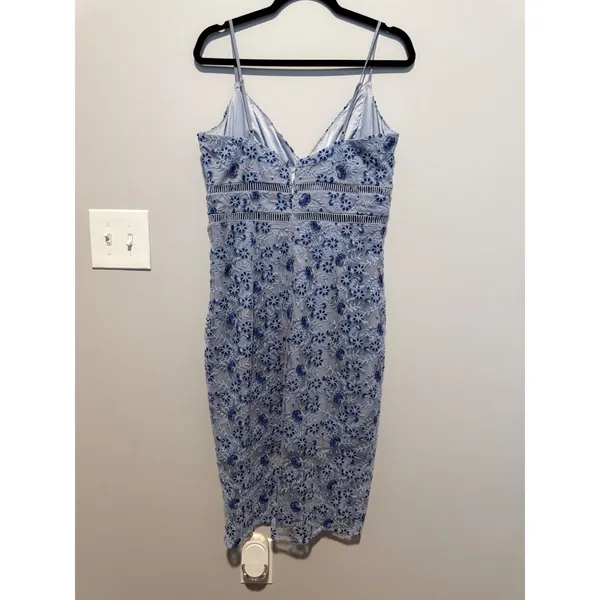 Bardot Light Blue Floral Lace Midi Dress V-Neck Sheath US 10 L - Image 2