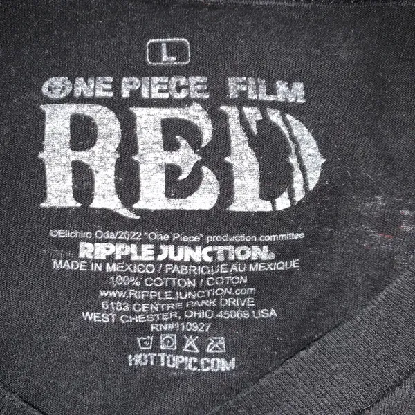 Hot Topic One Piece Film: Red Trio Collage T-Shirt size L - Image 4