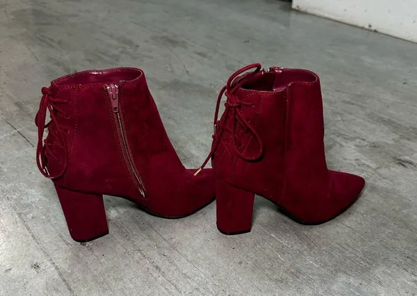 Boots Red Size 7.5 - Image 2