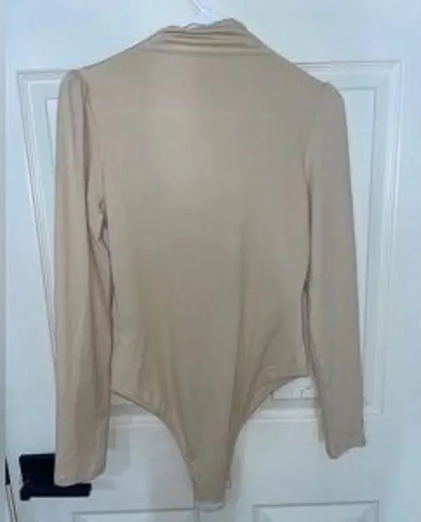 NWOT Mock Neck Ruched Bodysuit - Image 9