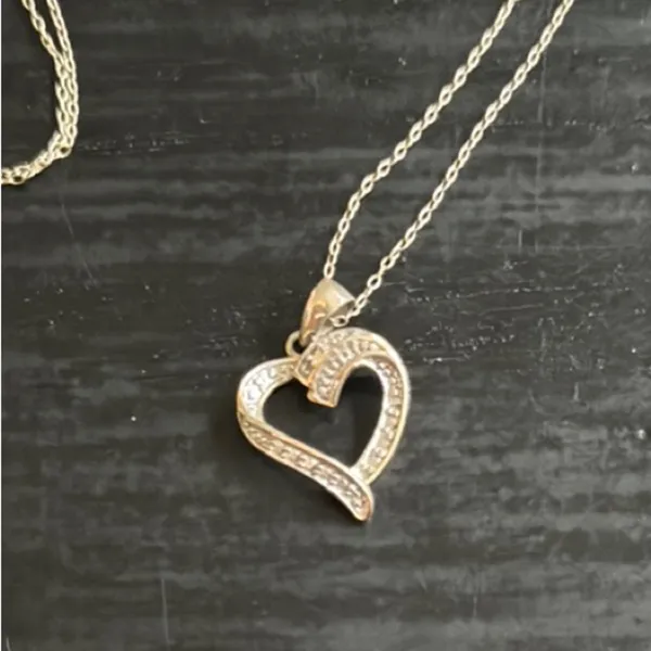 Elegant Heart Pendant Necklace - Image 2
