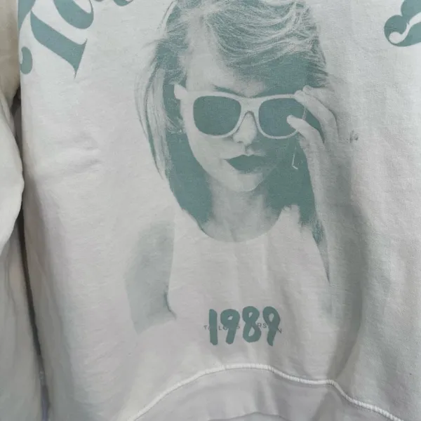 Taylor Swift 1989 Cream Sweatshirt with Green Print MEDIUM - Image 2