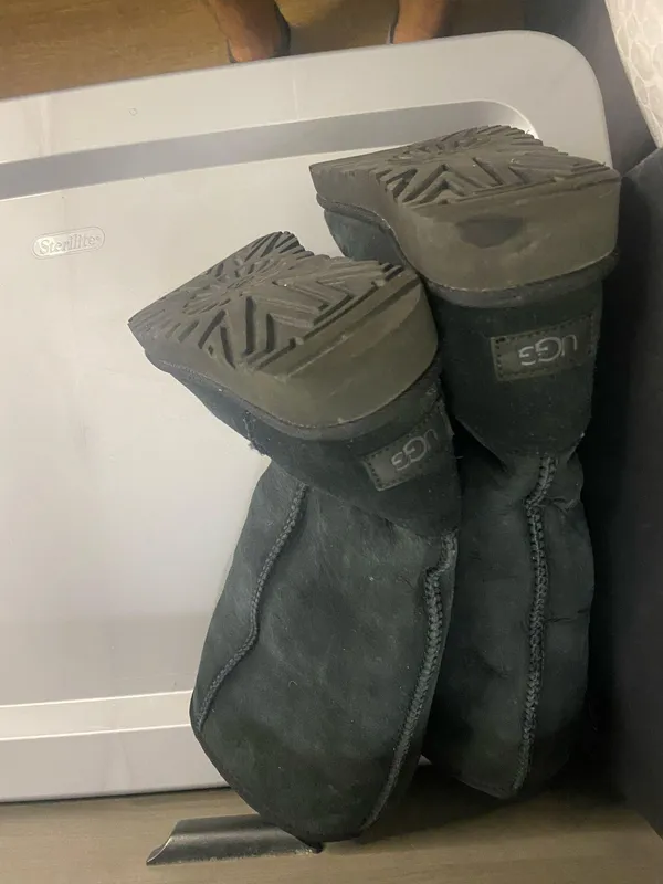UGG Women's Classic Suede Boots  - Image 5