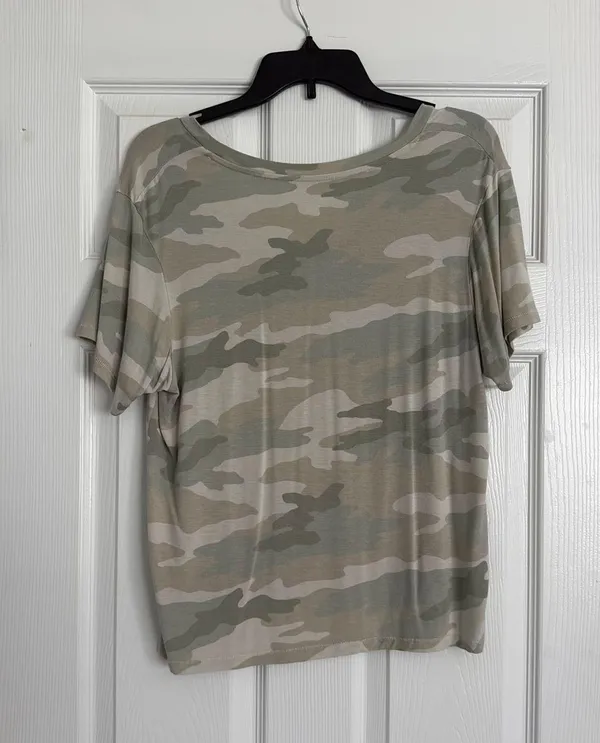 American Eagle Camo Top, Size XS - Image 2