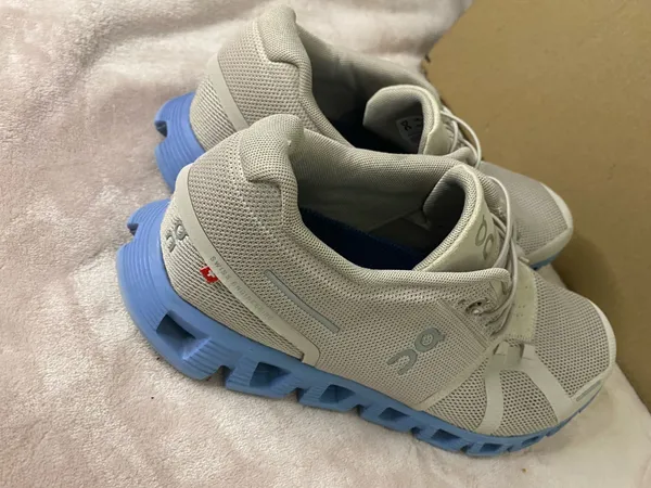 On Cloud Engineering Women's Running Shoes Size 11 - Image 4
