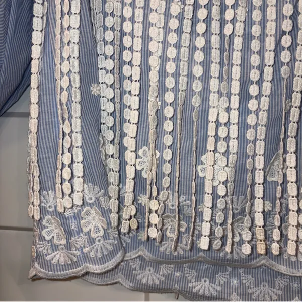 Alexis blue/white off the shoulder blouse White Lace Embroidered Small - Image 4