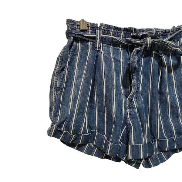 American Eagle Blue Striped Denim Belted Pleated Cotton Paperbag Shorts Size 4 - Image 8