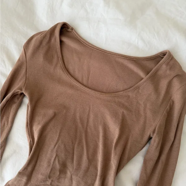 Long Sleeve Scoop Neck Bodysuit - Image 2