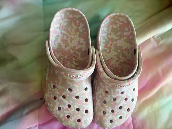 Crocs Classic Confetti Clog - Image 2