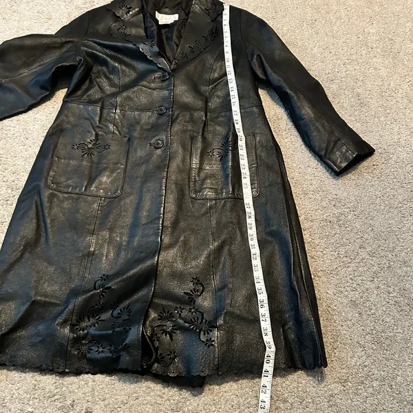 Black leather‎ floral trench coat VTG vintage Allison Woods beautiful detailing - Image 9