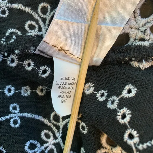 Old Navy Off Shoulder Black Dress S Embroidered Floral‎ Scallop Hem Linen Blend - Image 7