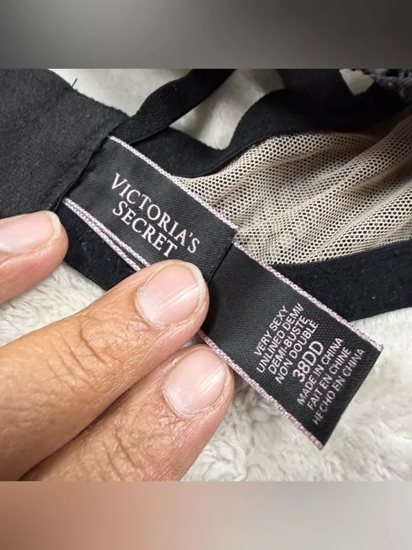 Victoria's Secret Black Lace unlined Underwire Bra SZ:38DD - Image 5