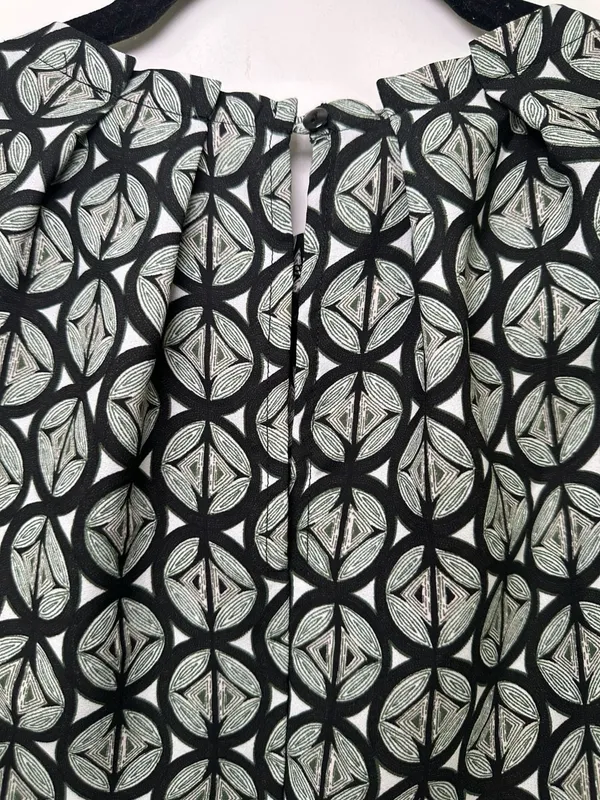 Ann Taylor Factory Green and Black Geometric Pattern Halter Tank Top Size M - Image 4