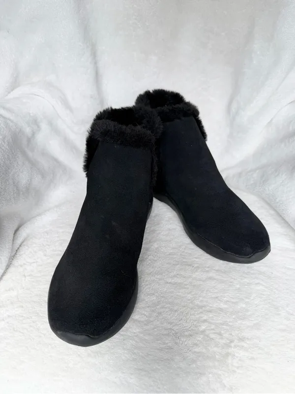 Skechers Boots Womens 9.5 On the Go Joy Bundle Up Winter Bootie 14610 Black Sued - Image 10