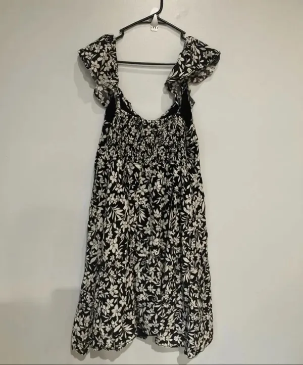 Old navy cami floral black & white flutter sleeve knee length dress large #1100 - Image 5