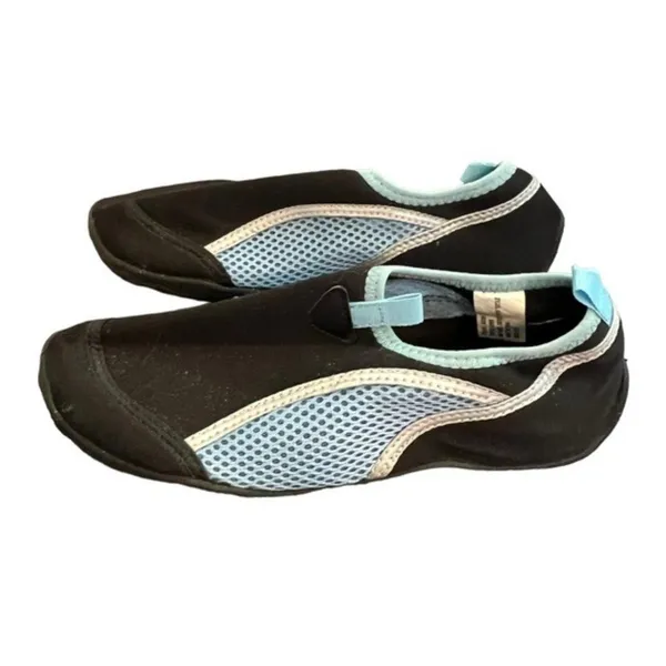 Women's Size Small 5-6 Water Shoes Black Light Blue Gray Slip On Water Resistant - Image 5