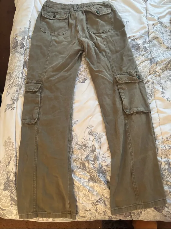 Olive Green Cargo Pants with Multiple Pockets - Image 2