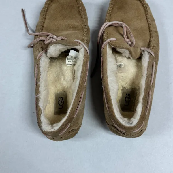 UGG‎ Women's Dakota Wool Lined Suede Slipper - Size 8. - Image 13
