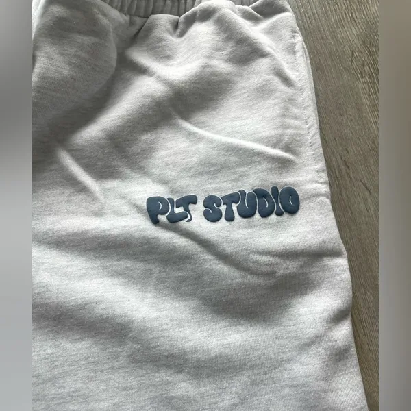 Pretty Little Thing NWT ASH GREY THICK OVERSIZED JOGGERS M - Image 5
