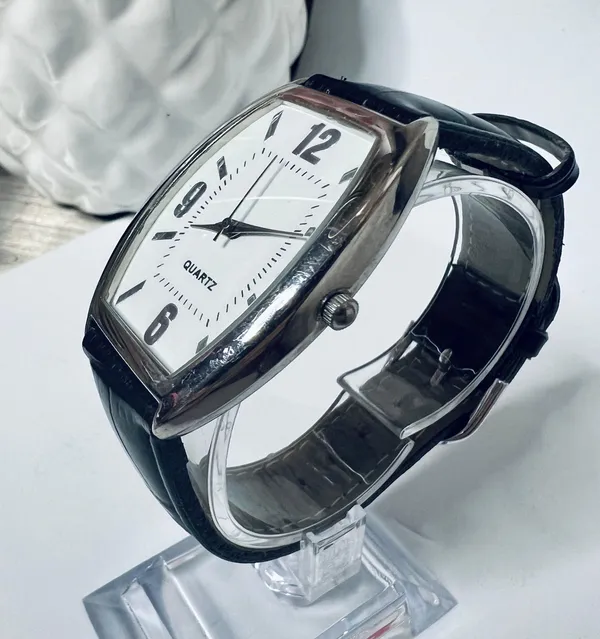Classic Watch Black - Image 3
