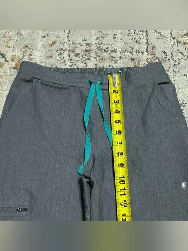 FIGS Yola Skinny/Cargo Scrub Pants Size XS Tall - Image 6