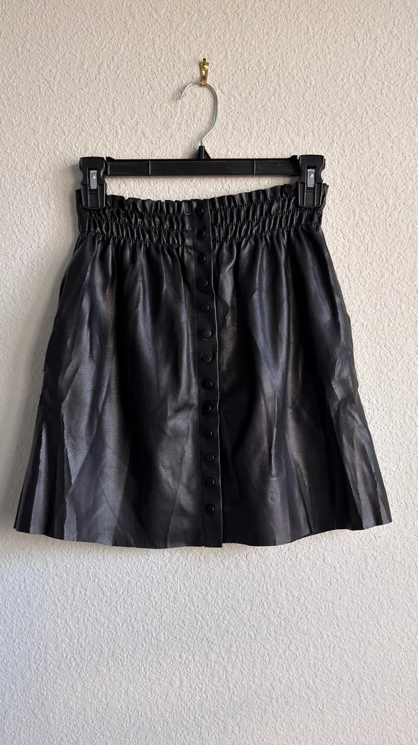 Zara black faux leather button front mini skirt size small - Image 3