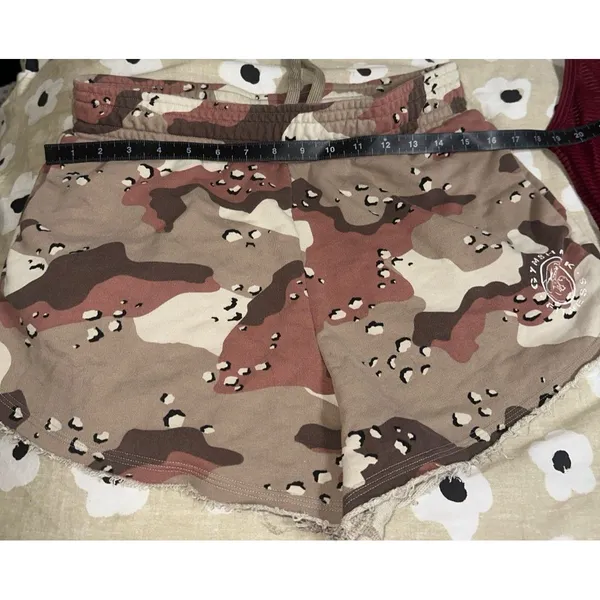 Gymshark camo shorts - Image 4