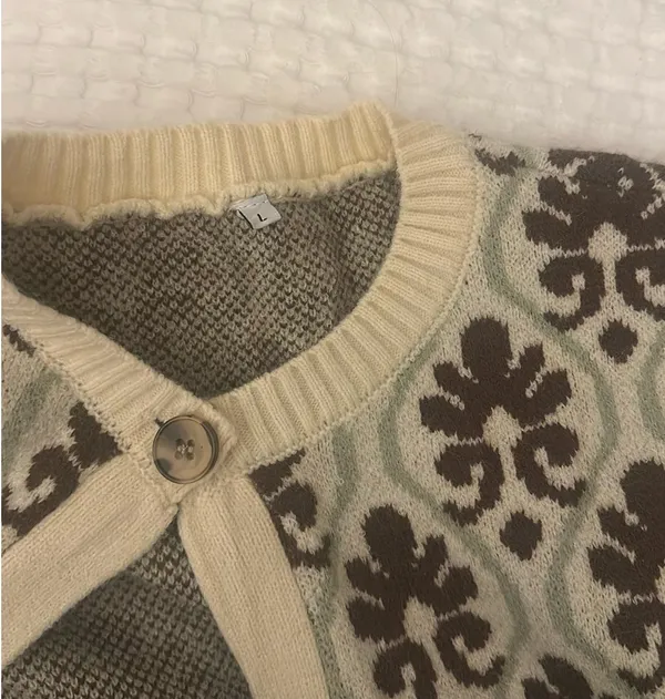 Amazon sweater - Image 3