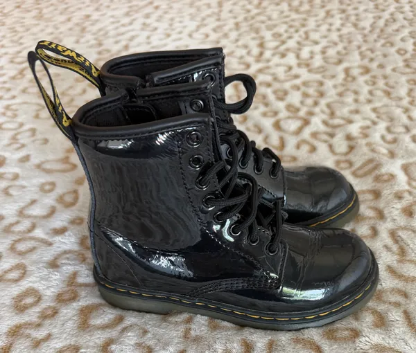 Dr. Martens 1460 Boots Black Patent Leather Kids Size: 11 (Youth) - Image 6