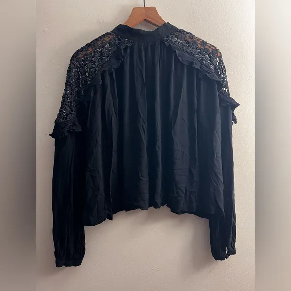 Free People Black Little Bit of Love Blouse long sleeve ruffle eyelet L - Image 5