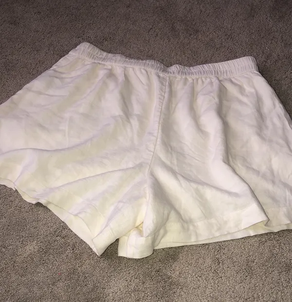 Abercrombie Cream Linen Shorts Large - Image 7
