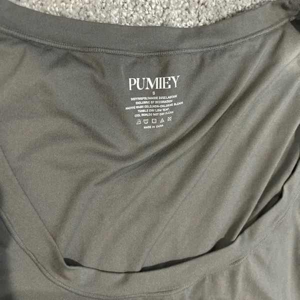 Pumiey Chic Gray Long Sleeve Women's Top Size Small Like New - Image 3