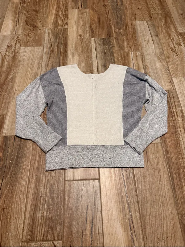 BKE Buckle Colorblock Lightweight Sweater Top - Image 2