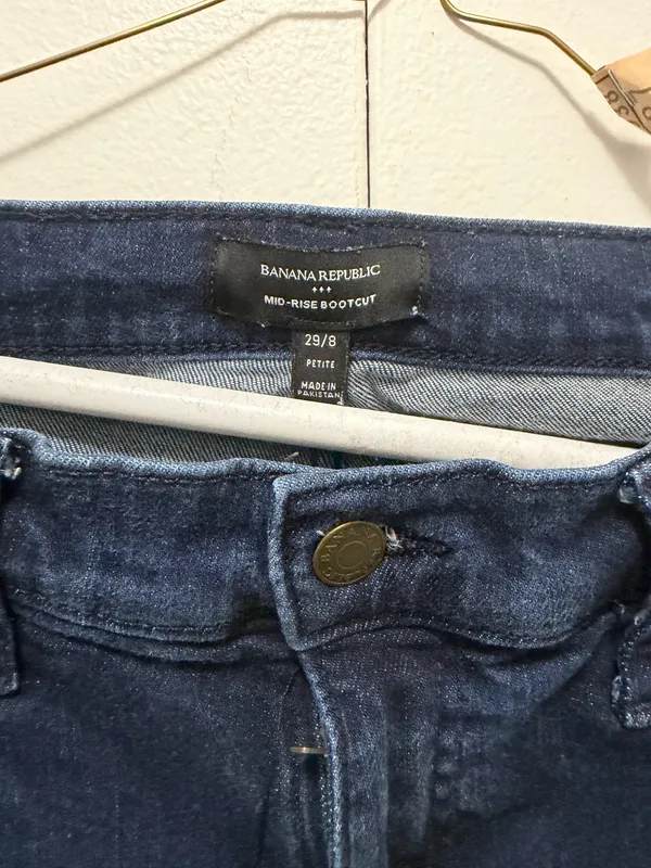 Banana Republic Mid-Rise Jeans boot cut in blue - Image 2